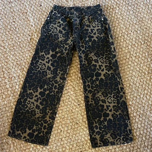 Leopard Print Wide-Leg Jeans - 6 - Picture 1 of 2